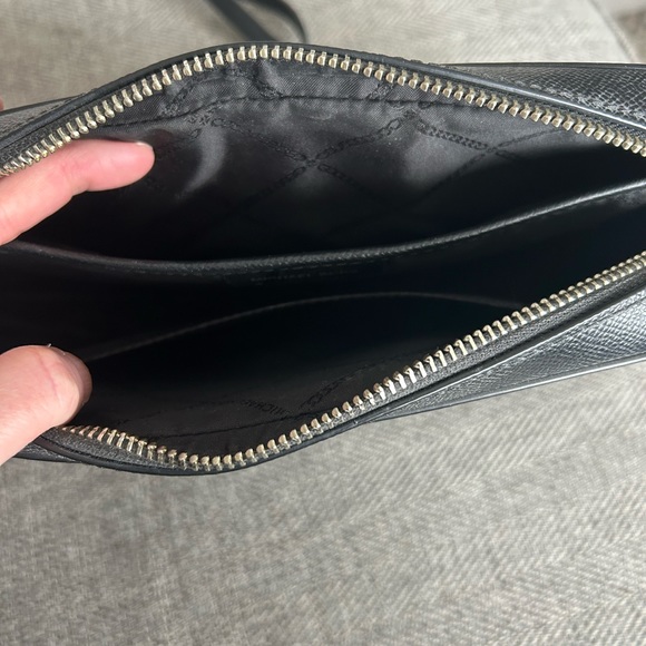 Micheal Kors Jet Set Saffiano leather crossbody bag - Picture 5 of 6